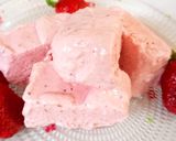 A picture of step 4 of 3 ingredient strawberry ice cream.