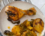 Foto del paso 5 de la receta: Muslos de pollo al horno con un toque mediterráneo