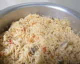 A picture of step 4 of Chicken yakhni pulao.