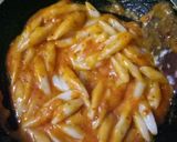 Foto langkah ke 3 dari resep Spicy cheesy tteokbokki.