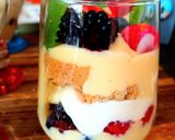 A picture of step 11 of Berry Trifle.