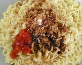 Foto langkah ke 2 dari resep Mie Abang Adek Keju+Nori Pedas Sedap (Kreasi Mie Instan).