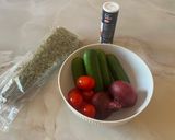 Foto del passaggio 1 della ricetta Fresca insalata con cetrioli