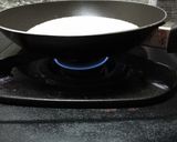 Foto langkah ke 2 dari resep Bolu Karamel (oven panci).