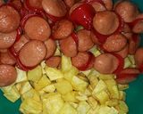Foto langkah ke 4 dari resep Sambel goreng kentang dan sosis.