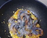 รูปขั้นตอนการทำที่ 2 ของ กุ้งผัดพริกเหลือง