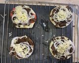 A picture of step 8 of Gyro Burgers 🇬🇷.