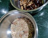A picture of step 4 of Oats and Ground nut Laddu.