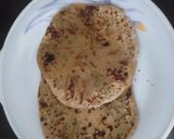 A picture of step 2 of Moong paratha.