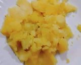 A picture of step 2 of Aloo paratha.