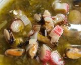Foto del paso 5 de la receta: Sopa de mejillones, kanikama y verduras