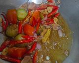 Foto langkah ke 2 dari resep Ikan Salem Kuah Asam.