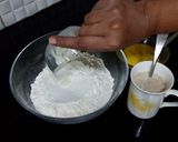 A picture of step 2 of Chicken Tikka Pizza.