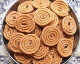 A picture of step 4 of Rice Flour Chakri.