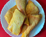 Foto del paso 1 de la receta: Pollo de corral en salsa de cebollas moradas y pasas gigantes