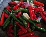Foto langkah ke 1 dari resep Sambal jambal roti.