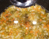 Foto del paso 1 de la receta: Espirales en salsa de guisantes y zanahorias con salchichas