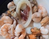 Foto del paso 1 de la receta: Mix de mariscos con arroz