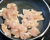 Foto del paso 1 de la receta: Ensalada de pasta y pollo con vinagreta de soja