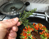 Foto del paso 2 de la receta: Arroz con pollo y gambas al aroma de tomillo