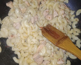A picture of step 2 of Macaroni with chicken.