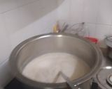 A picture of step 2 of Tiranga Kulfi.