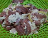 Hình bước làm 1 của món Dê hấp tía tô