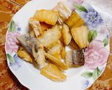 Hình bước làm 2 của món Cơm ngon nhà Huý 🏡: Khô cá dứa chiên - Canh chua tôm