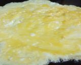 A picture of step 3 of Egg burger.