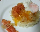 Foto del paso 10 de la receta: Huevos escalfados sobre una base de patatas, cebolla y tomate