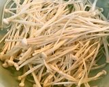 Hình bước làm 3 của món Nấm kim châm chiên giòn xóc muối