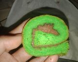 Foto langkah ke 7 dari resep Roll Cake Pandan.
