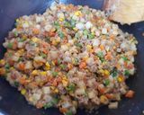 A picture of step 4 of Indonesian Risoles.