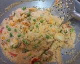 A picture of step 5 of Rava upma.