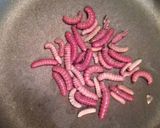Foto del paso 1 de la receta: Salsa de chinicuil (gusano rojo de maguey)