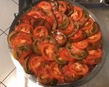 Une image de l'étape 5 de Salade de tomates bicolores à la burrata di buffala et persil haché.