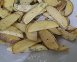 Foto del paso 5 de la receta: Papas rústicas fritas con hamburguesa
