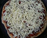 Foto langkah ke 5 dari resep Pizza Tuna Paprika.