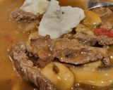 รูปขั้นตอนการทำที่ 4 ของ Stroganoff แบบง่ายจากซุปเห็ดกระป๋อง ใส่มะกะโรนี