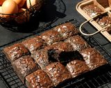 Foto langkah ke 7 dari resep Super Fudge Brownies.