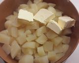 Tejfölös-paprikás hús krumplipürével recept fázis 6 fotója