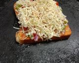 બ્રેડ પીઝા (Bread Pizza Recipe in Gujarati) રેસીપી સ્ટેપ3ફોટો