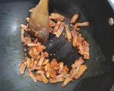 Foto del paso 5 de la receta: Alcachofas al Wok con Panceta y Morcilla Patatera en Salsa de Tomate