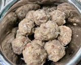 รูปขั้นตอนการทำที่ 2 ของ หมูก้อนวุ้นเส้นทอด