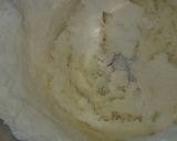 A picture of step 4 of Dora cake.