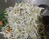 Foto langkah ke 4 dari resep Tumis Tauge Kacang Panjang with Ikan Asin.