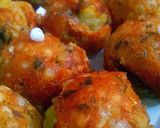 A picture of step 7 of Sabudana Vada.