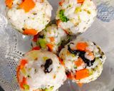 Foto langkah ke 8 dari resep 🌈🍙Rainbow Vegetable Jumeokbap (rice balls) | bola nasi kepal pelangi/warna-warni.