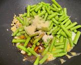 รูปขั้นตอนการทำที่ 3 ของ ถั่วฝักยาวผัดไข่