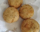 A picture of step 9 of "Rava Kachori".